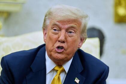 Donald Trump firmó una orden ejecutiva que prohíbe al gobierno federal adquirir inteligencia artificial “woke”