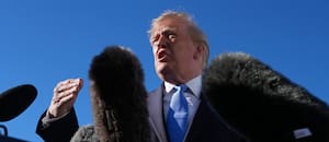 Aseguran que Trump no reconocerá a Flavio Bolsonaro como líder legítimo de Brasil tras su cinematográfica huida