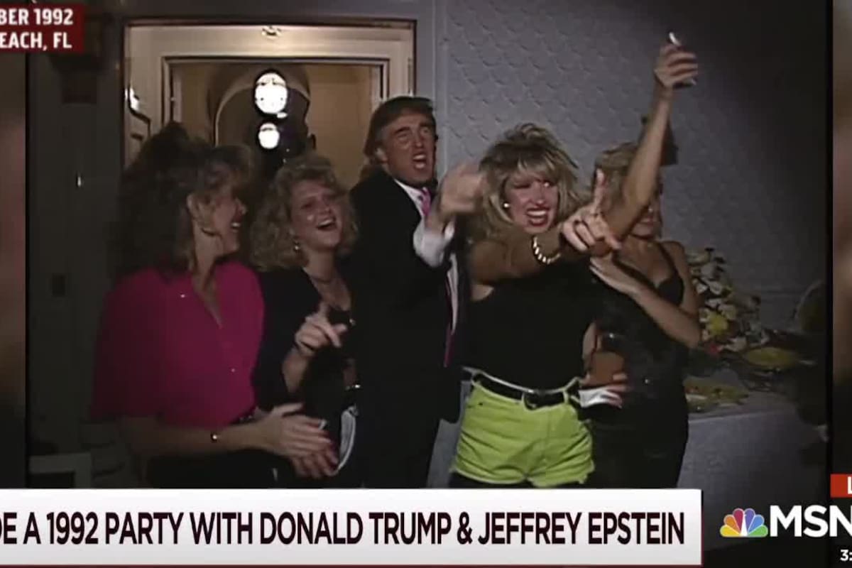 Donald Trump junto a Jeffrey Epstein, en 1992 - Fuente: msnbc