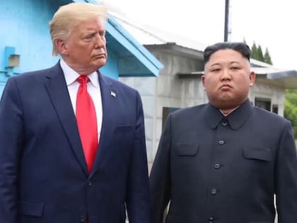 Donald Trump junto a Kim Jong Un