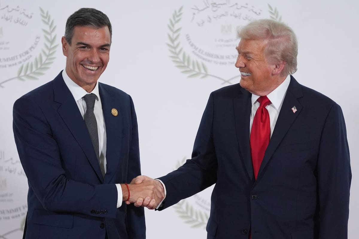 Donald Trump junto a Pedro Sánchez.