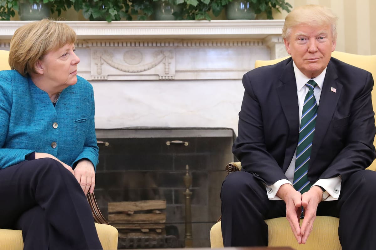 Donald Trump ni miró a Angela Merkel