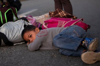 La administración Trump ha implementado una serie de nuevas regulaciones de seguridad para entregar a los niños con sus familares