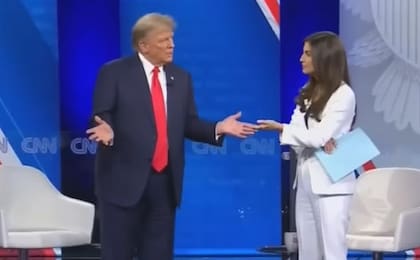 Donald Trump y Kaitlan Collins, en el foro presidencial de CNN