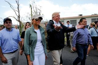 Trump aviva otra polémica: niega el balance oficial de muertos en Puerto Rico