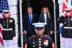 Donald y Melania Trump en la Casa Blanca, en una ceremonia para despedir a Carlos III