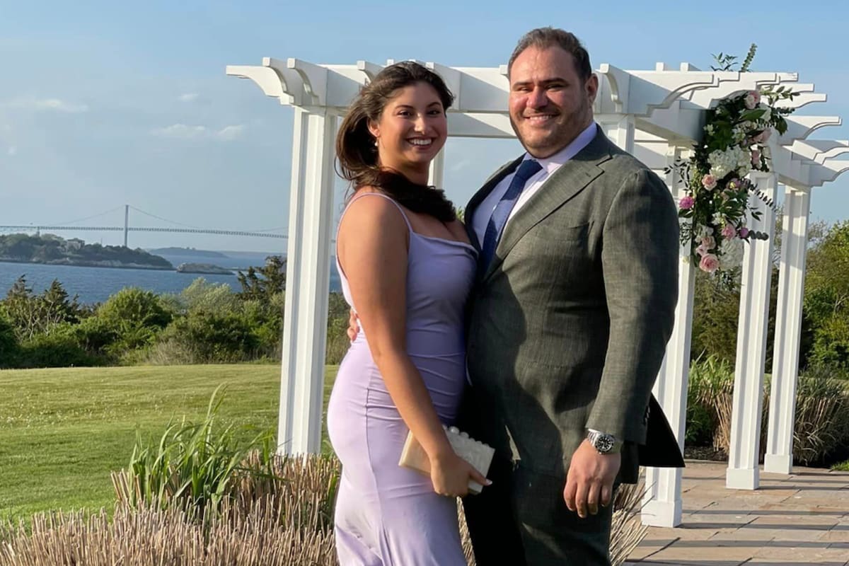 Donato Frattaroli y Magda Mazri tendrán que cambiar los planes de su casamiento después de una increíble travesura de su perra, una golden retriever llamada Chickie