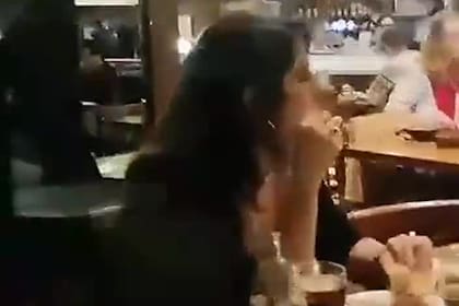 Donda fue increpada por un hombre en una confitería del centro porteño