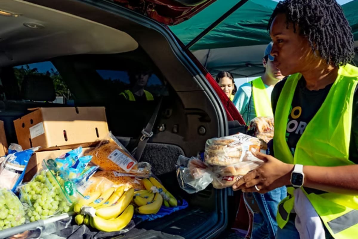 Dónde reparten alimentos gratis en Florida del 13 al 19 de abril