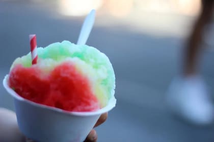 Donde sea que se encuentren en Maryland en verano, salgan y disfruten de una bola de nieve o una piruleta, las formas más geniales de refrescarse