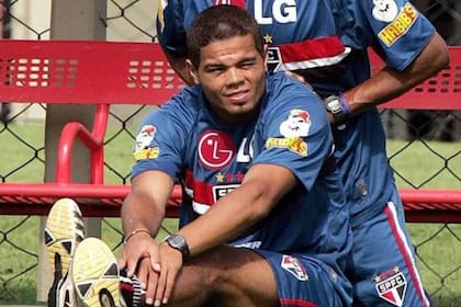 Donizete, durante un entrenamiento en su período en San Pablo