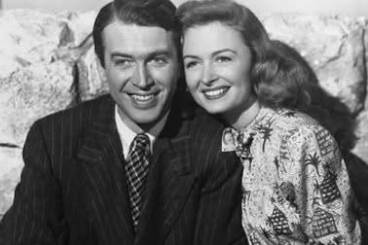 Donna Reed es la actriz que interpreta a la pareja de James Stewart