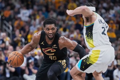 Donovan Mitchell de los Cavs se hará una resonancia por lesión de tobillo ante Pacers