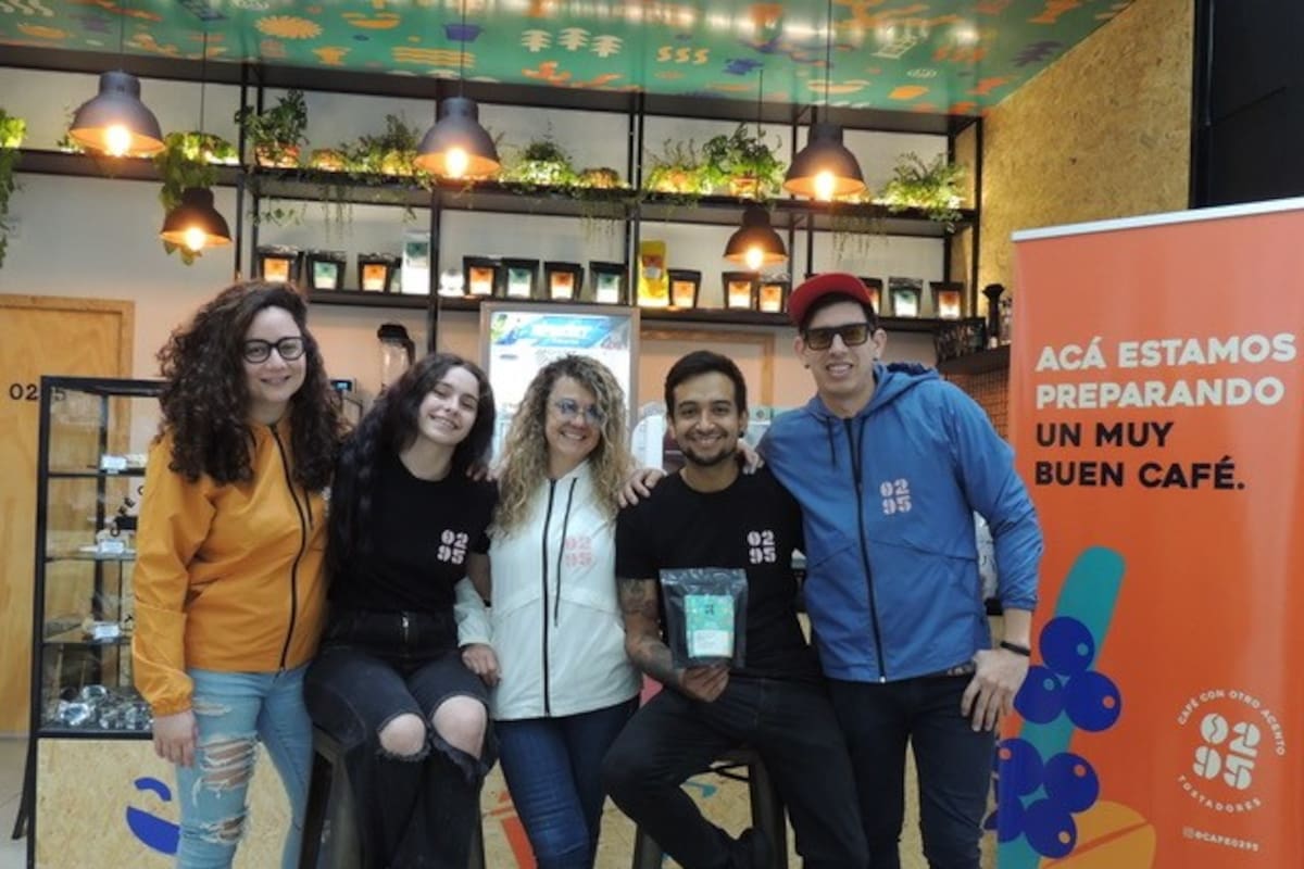 Dora Garrido, Milagros Bujía (barista de Café 0295) , Elizabeth Porth, Jorge Murillo (barista) y Mario Carrero