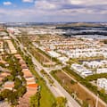 La transformación de una zona pantanosa a una ciudad vibrante para amantes del golf