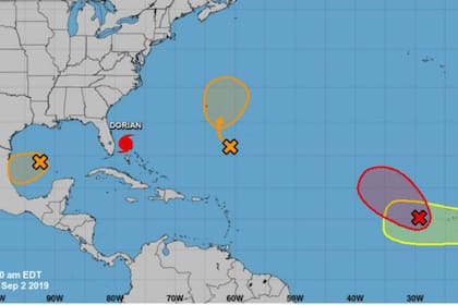 Dorian está representado en rojo y los otro cuatro focos podrían convertirse en huracanes o tifones en los próximos cinco días