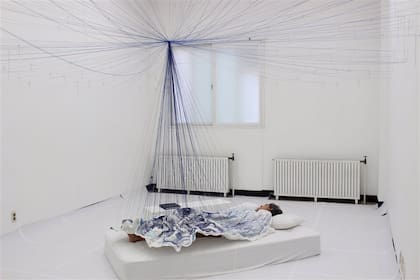 Dormir en la propia obra: Conte, en el museo de Corea del Sur
