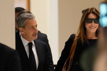 "Dormiré en prisión con la cabeza alta", manifestó el expresidente francés
