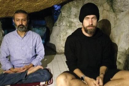 Dorsey en Birmania en un retiro de silencio. Lo criticaron duramente por visitar ese país represor. "Necesitamos confrontar las cosas que no son placenteras", dice. "Quiero volver el año que viene y hablar con la gente sobre cómo ayudar. Es un país que me importa mucho."