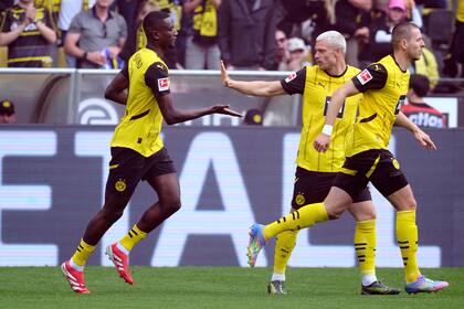 Dortmund y Frankfurt aseguran clasificación a la Champions en la última jornada de la Bundesliga