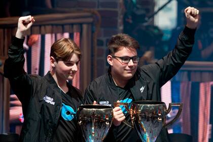 Dos adolescentes ganaron el mundial de Fortnite