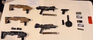 Tiroteo en el conurbano entre dos bandas y policías con ametralladoras tumberas y cargadores de 50 balas