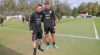Dos años antes de su primera convocatoria a la Mayor, Nico Paz cumplió su primer sueño en la selección: conocer a su ídolo