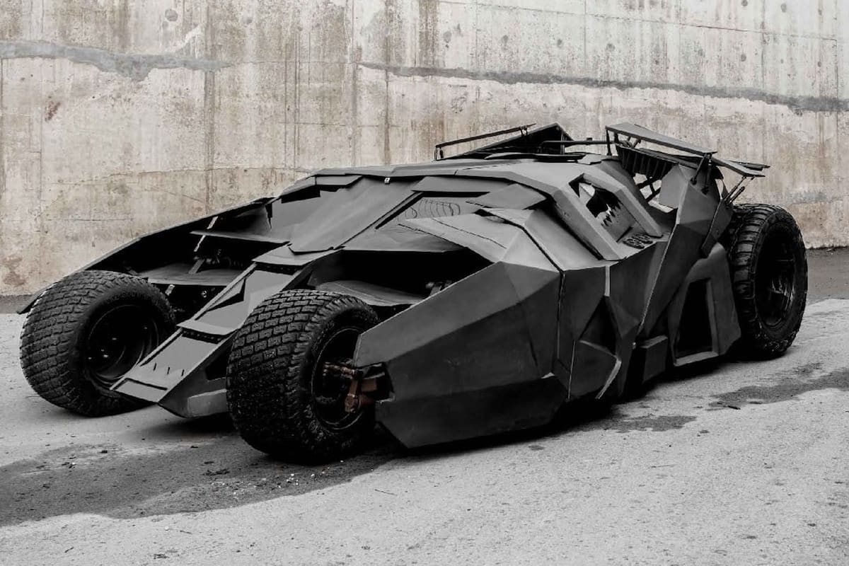 Dos años tardó Nguyen Dac Chung en concebir su propio Batmóvil variante "aka The Tumbler"