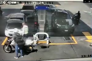 Dos asaltantes amenazaron a un automovilista y se llevaron un reloj de un valor estimado de 280.000 pesos; fueron detenidos en la huida
