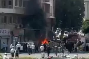Video: dos bombas explotaron frente al hotel donde se aloja Emmanuel Macron en su visita a Siria