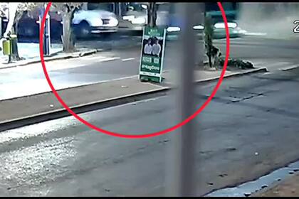 Dos camiones chocaron en La Plata y quedaron destruidos