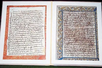 Dos cartas manuscritas de Santa Teresa de Jesús que fueron recuperadas por la Guardia Civil