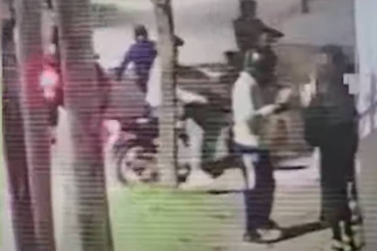 Dos chicas fueron asaltadas por doce motochorros en Moreno