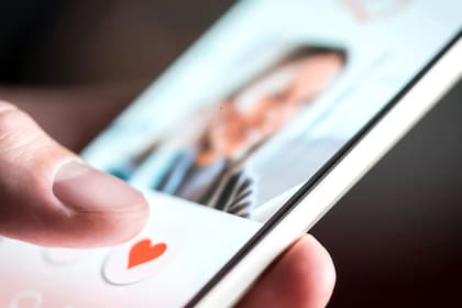 Dos de cada tres personas sospecha o descubrió fehacientemente que uno de sus “match” no es una persona física