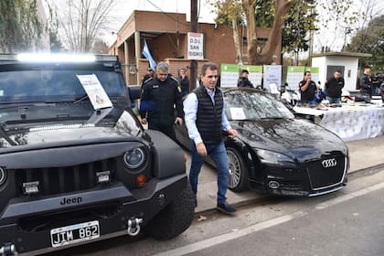 Dos de los autos secuestrados por la policía bonaerense