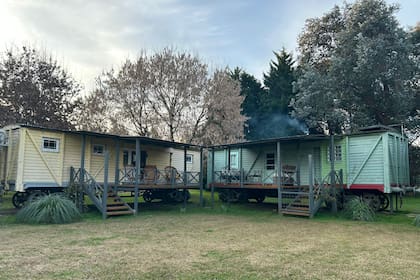 Dos de los cinco vagones de La Manuelita