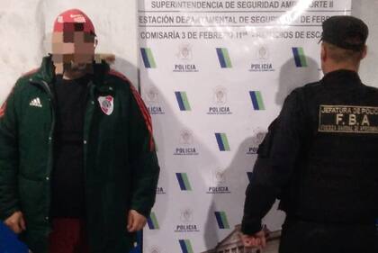 Dos detenidos acusados de amenazar a gente con ametralladoras