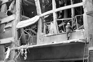 Dos edificios de la calle Pacheco de Melo al 1900 fueron alcanzados por la potente bomba, el 1 de agosto de 1978
