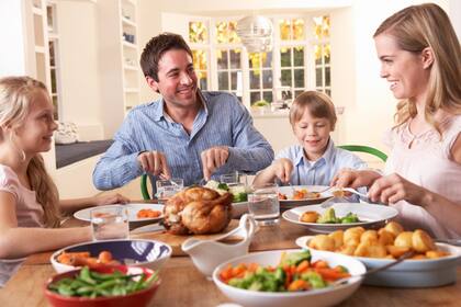 Dos especialistas en alimentación develan mitos y acercan verdades acerca de lo que conviene comer en cuarentena