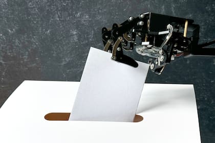 Dos estudios con miles de participantes confirman que los chatbots pueden modificar las actitudes políticas y las intenciones de voto, revelando su poder de persuasión