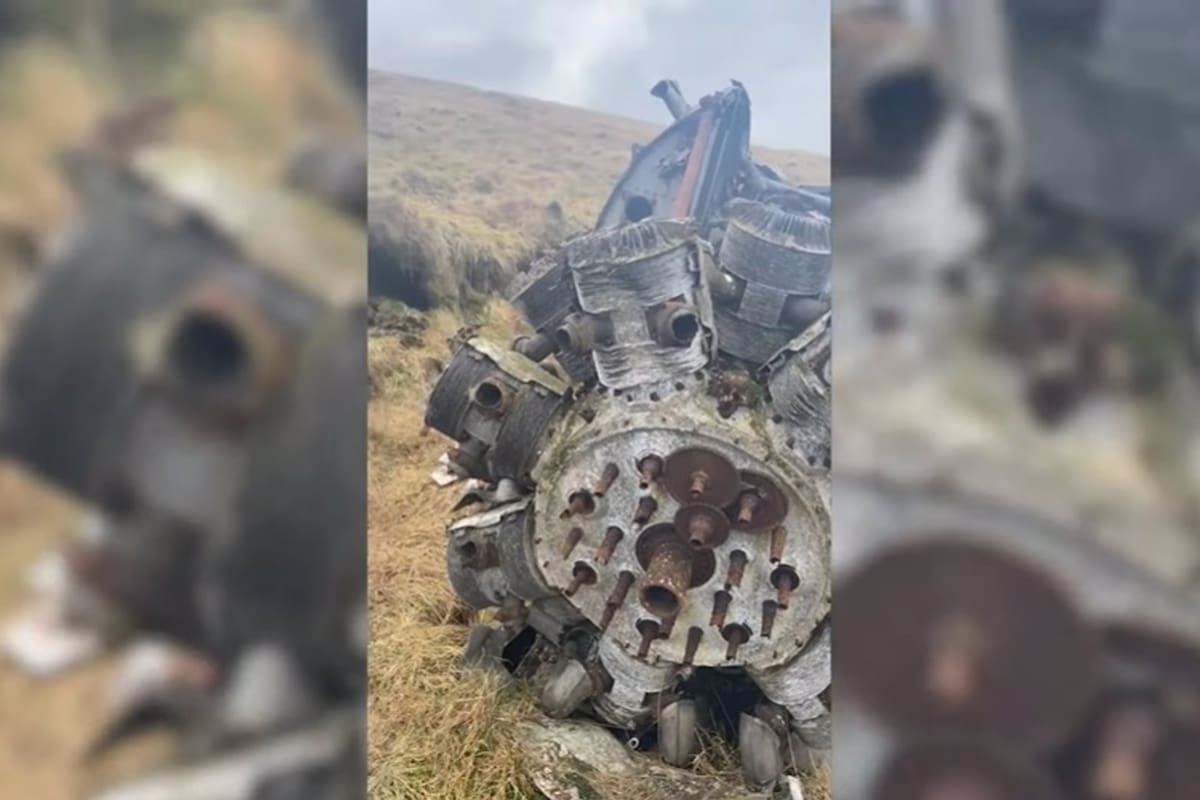 Dos excursionistas sorprendidas al encontrar los restos de un avión estrellado abandonado en una montaña de Escocia
