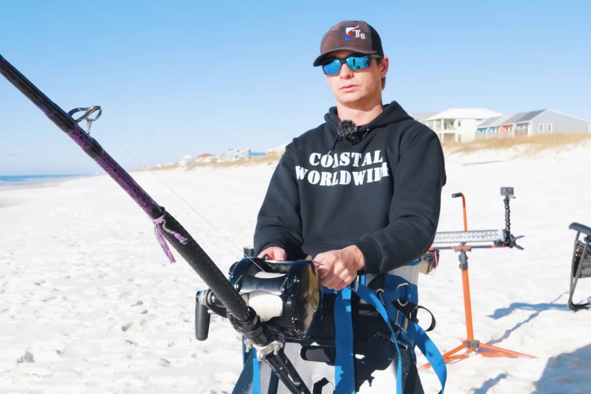 Dos expertos lograron pescar un gran animal marino en la costa de Florida