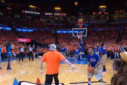 Dos fanáticos de OKC se llevaron 20 mil dólares cada uno