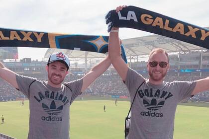 Dos fanáticos que durante cuatro años esperaron el Equinoccio del Deporte en los Estados Unidos