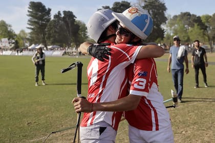 Dos fenómenos muy jóvenes: Camilo Castagnola, de 19 años, y Poroto Cambiaso, de 16, son presente y futuro, mucho futuro.
