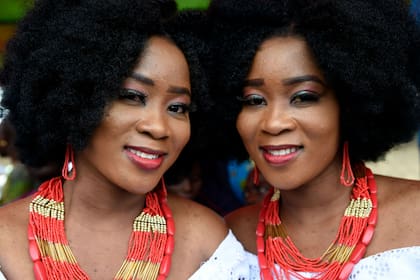 Dos gemelas, en el pueblo nigeriano