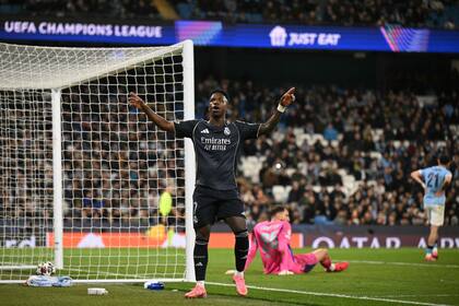 Dos goles de Vinicius Jr. en Ethiad Stadium para la clasificación de Real Madrid, que eliminó con solvencia a Manchester City; ahora el turno de Bayern Munich en un duelo con historia