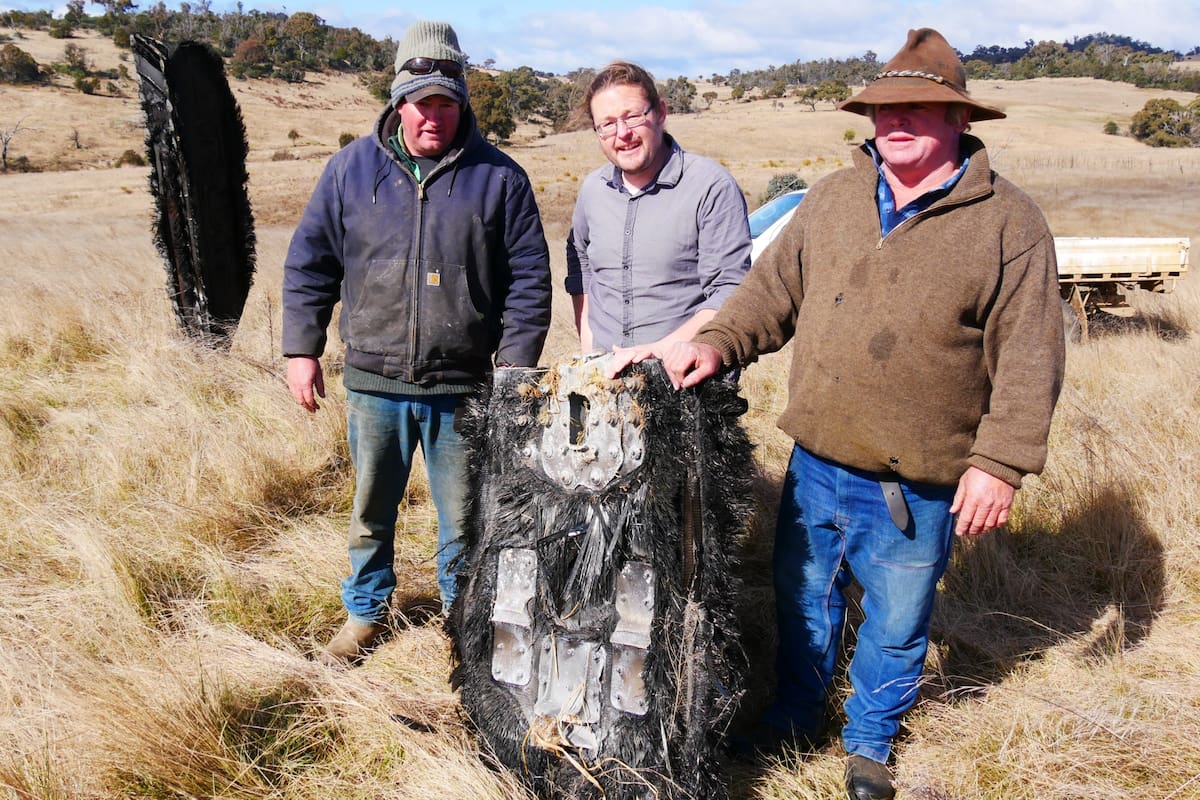 Dos granjeros australianos descubrieron basura espacial en sus granjas, ahora se sabe que pertenecen a la primera misión tripulada de SpaceX, un trabajo en conjunto con la NASA