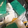 Iban en un auto con la patente adulterada: escondían más de 4 kilos de cocaína