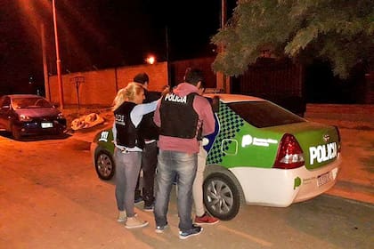 Dos hermanos y su madre mantuvieron privadas de su libertad a dos víctimas, de 18 y 23 años, con las que uno de los hombres había tenido anteriormente relaciones sentimentales